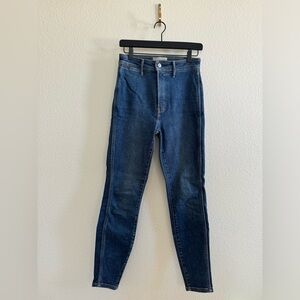 Everlane - The Way High Skinny. Size 28 R